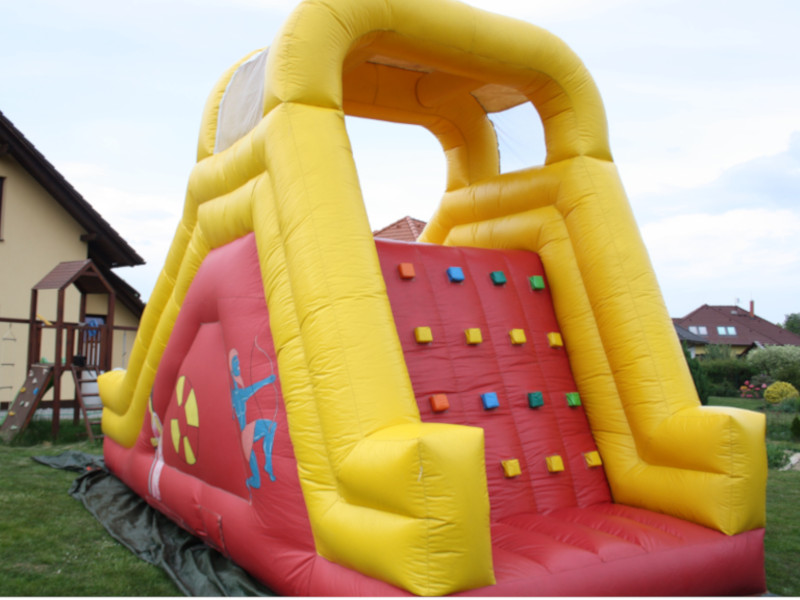 Zapůjčení, pronájem skákací hrady
