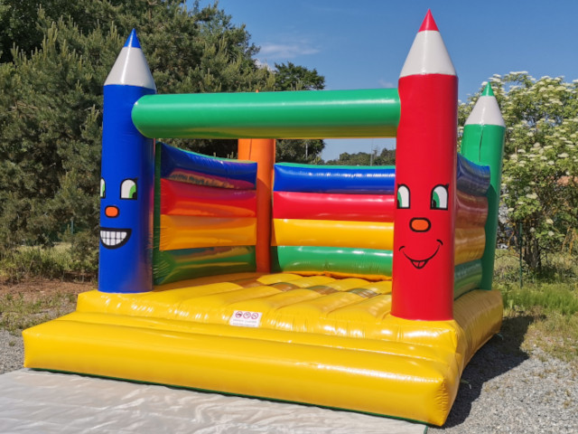 Skákací hrady pro školy